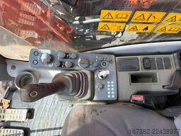 Hitachi ZX210LC-5B
