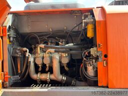 Hitachi ZX210LC-5B