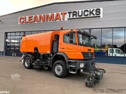 Mercedes-Benz Actros 1829 4x4 Bucher Cityfant 60 Links en rec...