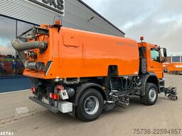 Mercedes-Benz Actros 1829 4x4 Bucher Cityfant 60 Links en rec...
