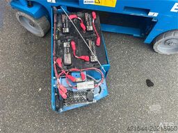 Genie GS-1532 Electric Scissor Lift w/ Small Timer