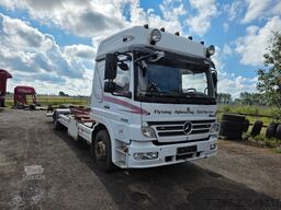 MERCEDES-BENZ 1524 BDF mit Klima, Ladebordwand, 2 x Bett