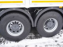 Mercedes-Benz Arocs 2633 flatbed truck / Crane FASSI