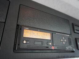 Mercedes-Benz Arocs 2633 flatbed truck / Crane FASSI