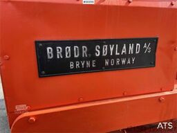 Brøyt X2 excavator w/bucket (Nostalgia!)