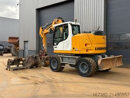 Liebherr 910