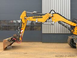 Liebherr A910 Compact