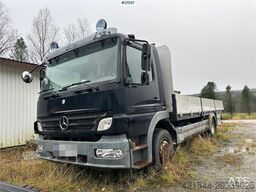 Mercedes-Benz 1524 L flatbed truck w/ new compressor and winter