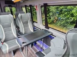 Mercedes-Benz SPRINTER 319