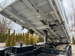 MERCEDES-BENZ AROCS 3548 8x4 Euro 6 Meiller Kipper Bordmatik