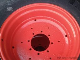  540/65R28 142D Michelin