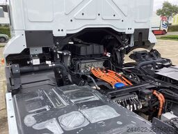 Ford 4x2 F-Line E Daycab - 290kW - 250km