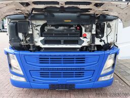 Volvo FM 330 5 car transporter KASSBOHRER, 4x2