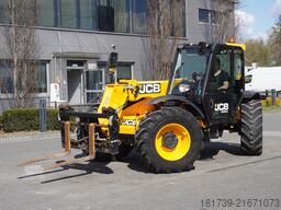 JCB 526-56 AGRI Plus / 5.6 m / joystick