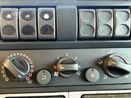 Iveco EUROCARGO 180E28