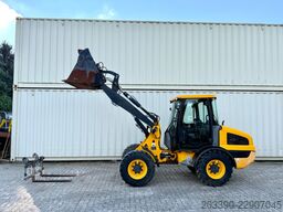 JCB 406 / 2018 BJ / 2.320 H / Schaufel + Gabel