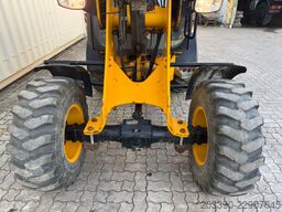 JCB 406 / 2018 BJ / 2.320 H / Schaufel + Gabel