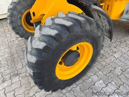 JCB 406 / 2018 BJ / 2.320 H / Schaufel + Gabel
