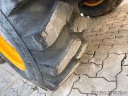 JCB 406 / 2018 BJ / 2.320 H / Schaufel + Gabel