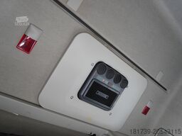 Renault D19 Wide Glob / 7.8 m NEW tow truck