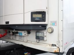 Schmitz SKO 24 Liftachse P-Kasten Carrier Vector 1950