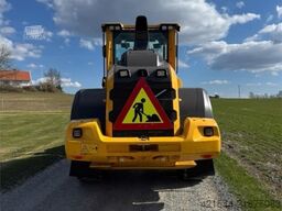 Volvo L90H wheel loader