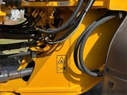 Volvo L90H wheel loader