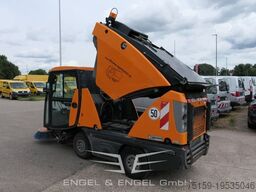 Johnston CN200 Sweeper