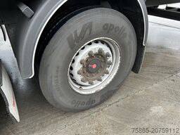 Fruehauf FSR MD4 / Box / Loadlift 2000 kg / Lift axle