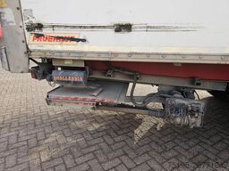 Fruehauf 2000KG DHollandia - Lifting axle - sliding door