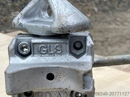 Twistlock bridge fitting stacking cones