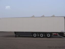 SCHMITZ CARGOBULL SKO 24/CARRIER 1550/DOPPELSTOCK/BLUMEN 258tsd km