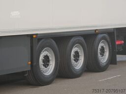 SCHMITZ CARGOBULL SKO 24/CARRIER 1550/DOPPELSTOCK/BLUMEN 258tsd km