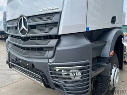 Mercedes-Benz Actros 3348 S 6x4 Tractor Head