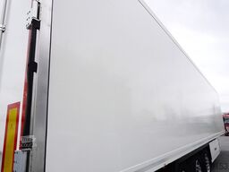 Krone refrigerated semi-trailer / 2000 MTH!