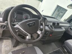 MAN TGX 26.440 6X2 HIAB Kran mit 7 Ausschübe