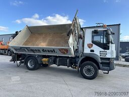 IVECO Trakker, Kipper Kran