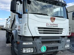 IVECO Trakker, Kipper Kran