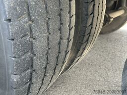 IVECO Trakker, Kipper Kran