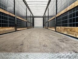 Schmitz Cargobull Semitrailer Curtainsider Standard Hayon
