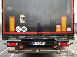 Schmitz Cargobull Semitrailer Curtainsider Standard Hayon