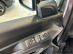 Citroen Berlingo XL MAX XTR 130 BAR +Keyless+Navi+Kamera