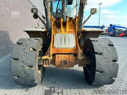 Liebherr L 538 LADER MET HOOGKIEPBAK