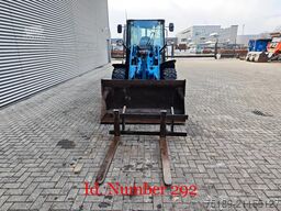 Caterpillar 906 M Bucket + Forks!