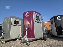 Cheval Liberté Touring Country 2,6t berry Sattelschrank