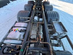 Scania R 520 8x4*4 BOX L=6176 mm