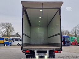 Renault D 320 4x2 - Box with sidedoors - Zepro loadlift...