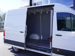 Volkswagen Crafter 2.0 TDI 140PK L3H3 EURO 6 - Airco - Nav...