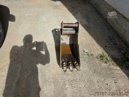 HYUNDAI Mobilbagger/ Kett Robex 30Z-9AK, div.Anbaugeräte