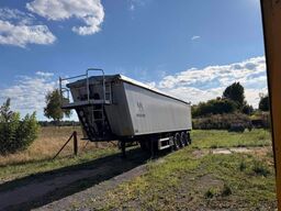 WIELTON 50 cbm, Kombi-Pendel, Lift, Plastikauskleidung